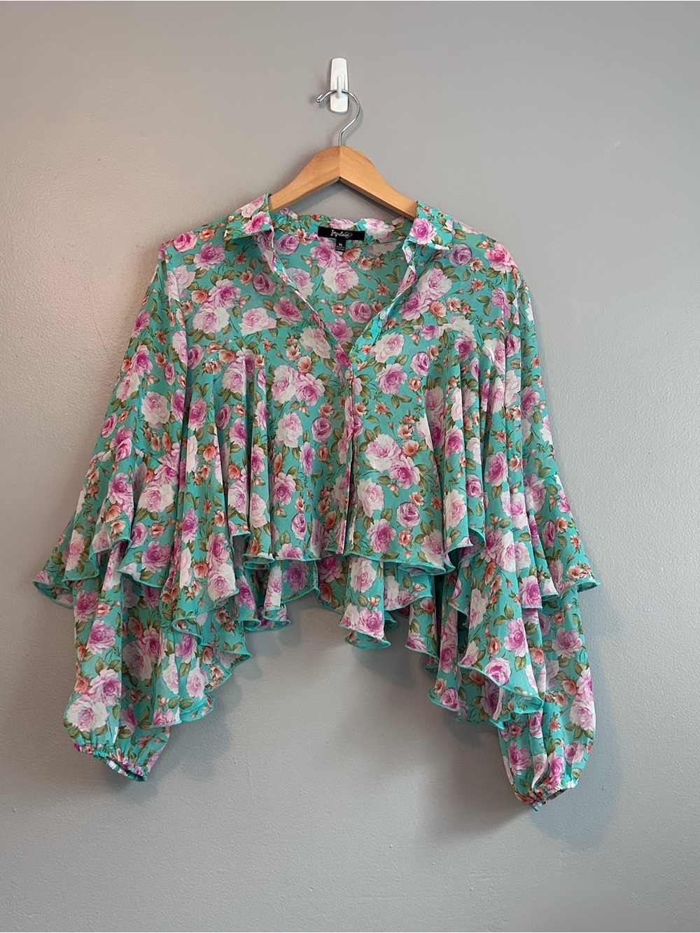 Floral Ruffle Cropped Blouse